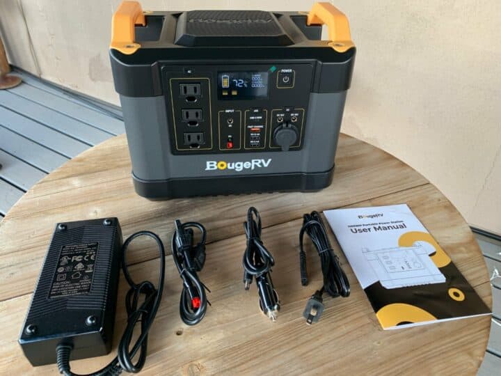 cen tech 4 in 1 portable power pack 630A peak power supply and integrated compressor main image 0